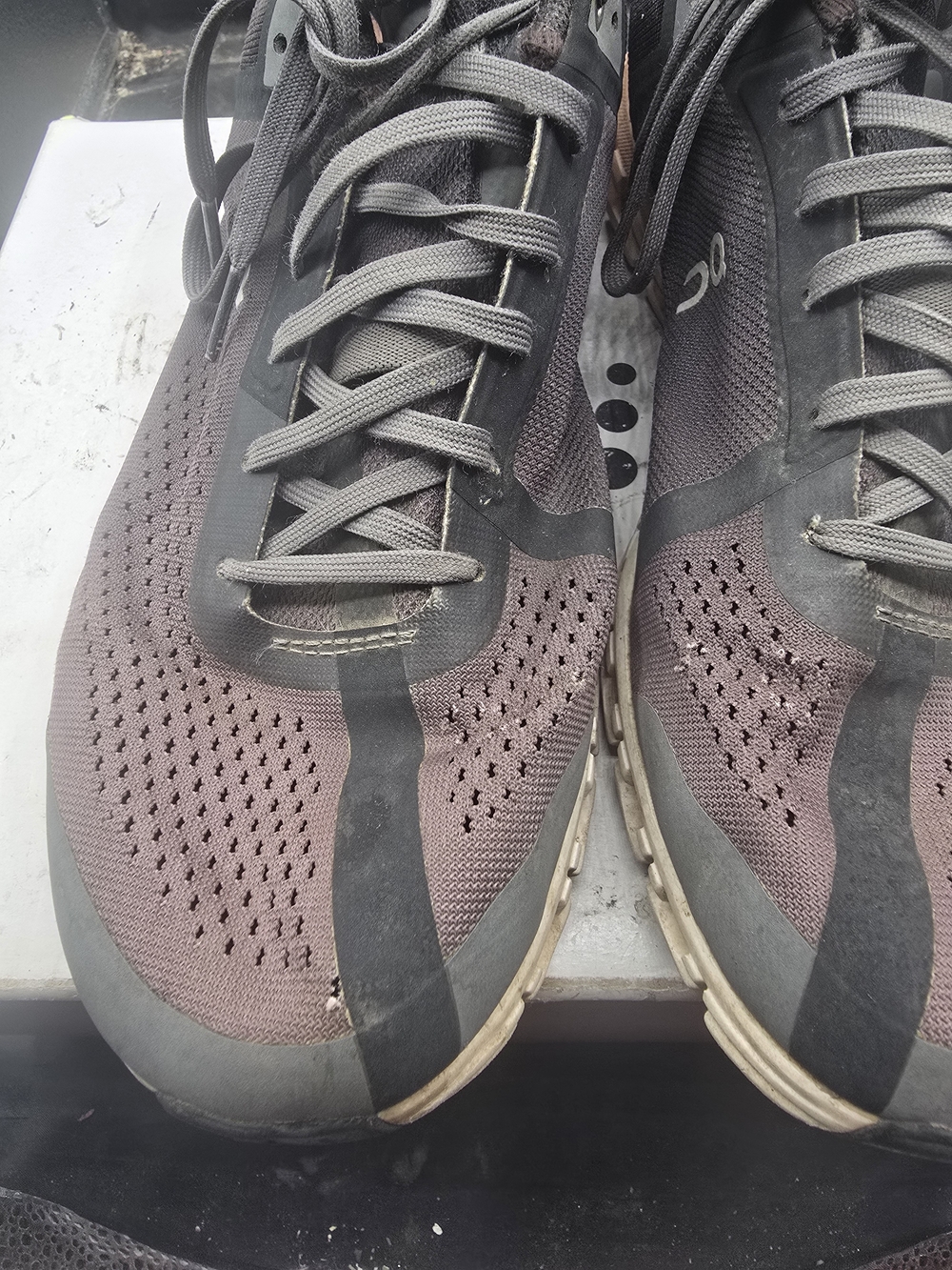 On‎ Running Men's Running Shoes - Charcoal/Burgundy Lightweight Trainer